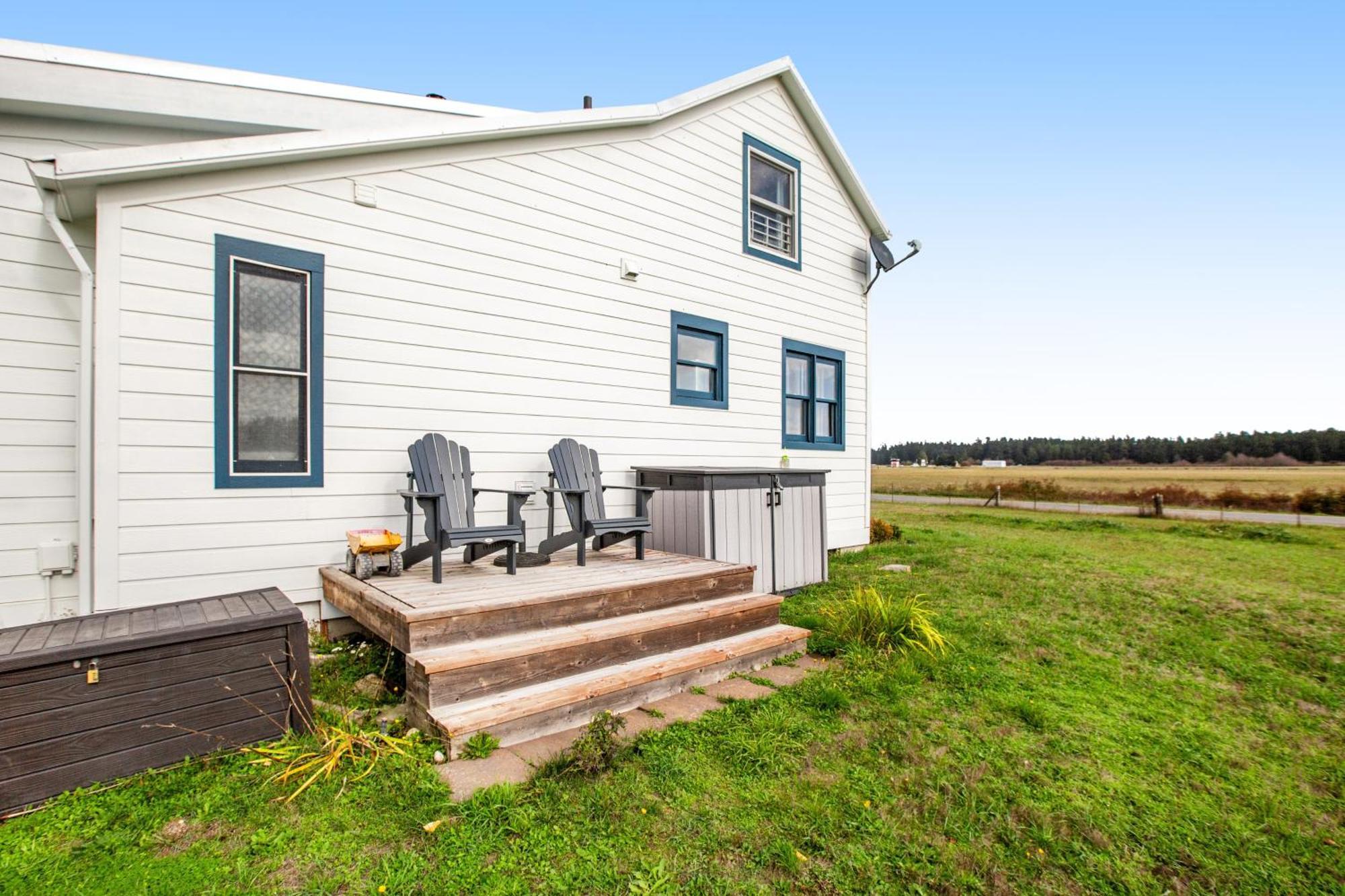Historic Officer'S Farmhouse At Olf Coupeville Exterior photo